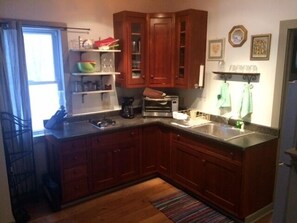 Interior - The Alpaca Carriage House (Greenville)