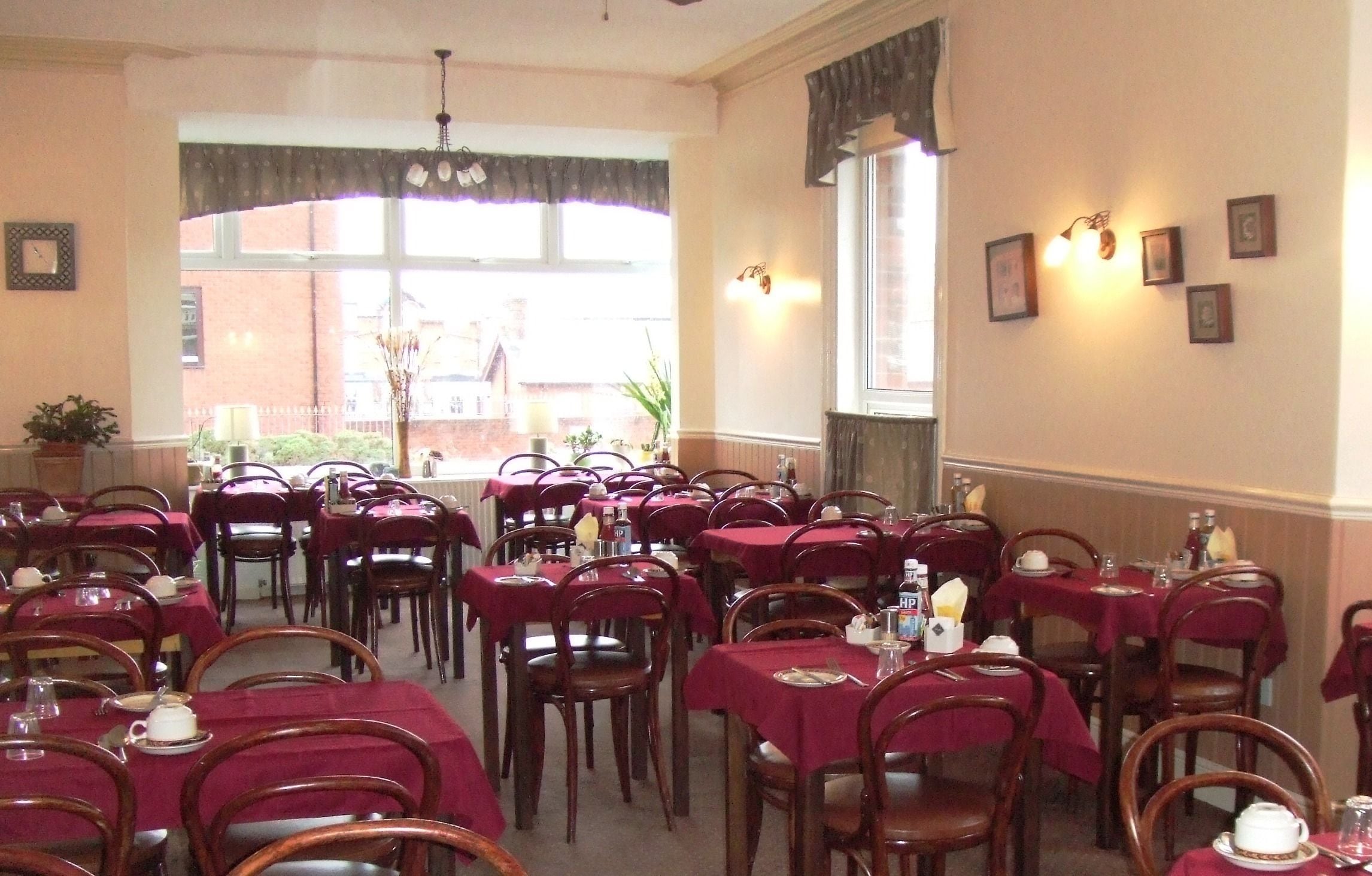 daily full breakfast (gbp 7.50 per person)