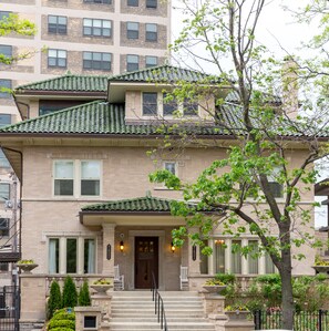 الإطلالة من المنشأة