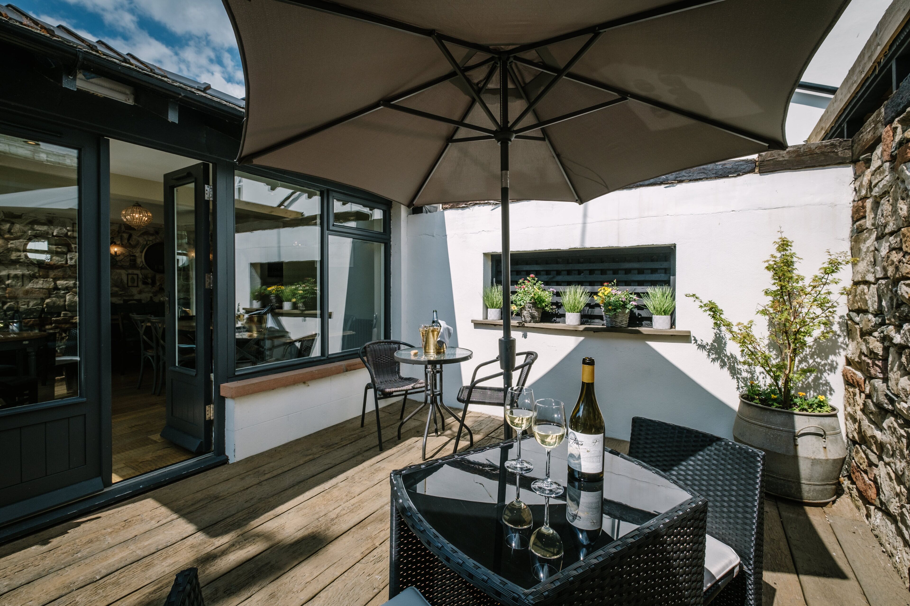 S'hi serveixen esmorzars, sopars i plats de cuina britànica 