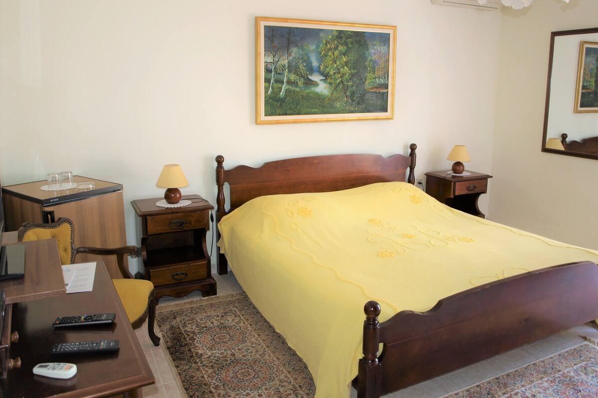 Elite Room, Balcony, City View | Desk, free WiFi