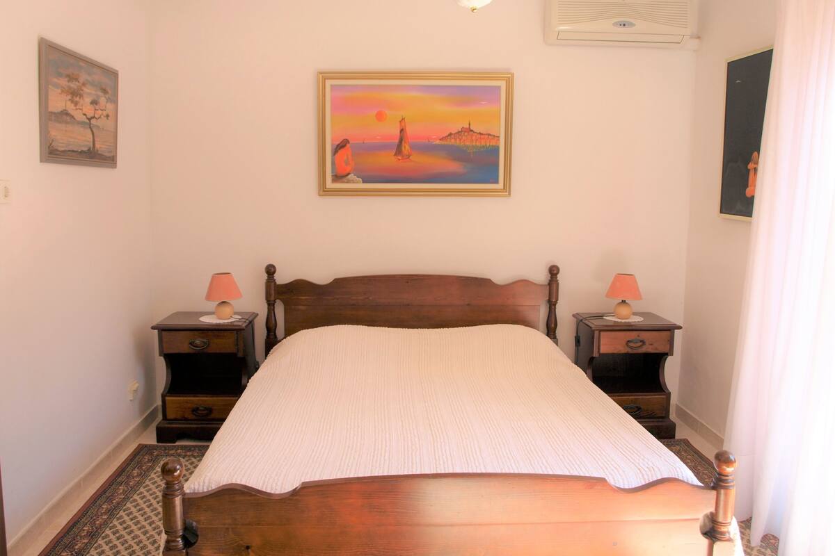 Grand Room, Balcony, Sea View | Desk, free WiFi