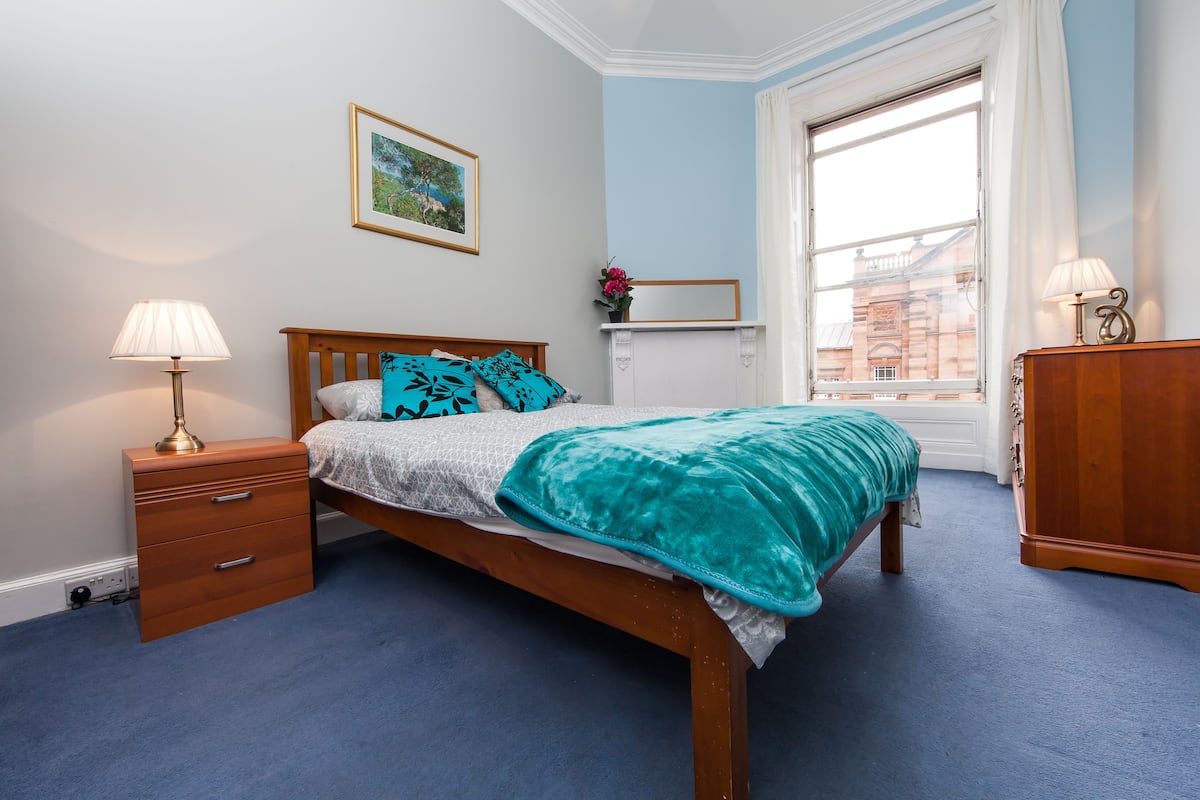 Family Room | Rollaway beds