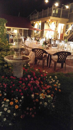 Outdoor wedding area - Island Guest House B&B (Beach Haven)