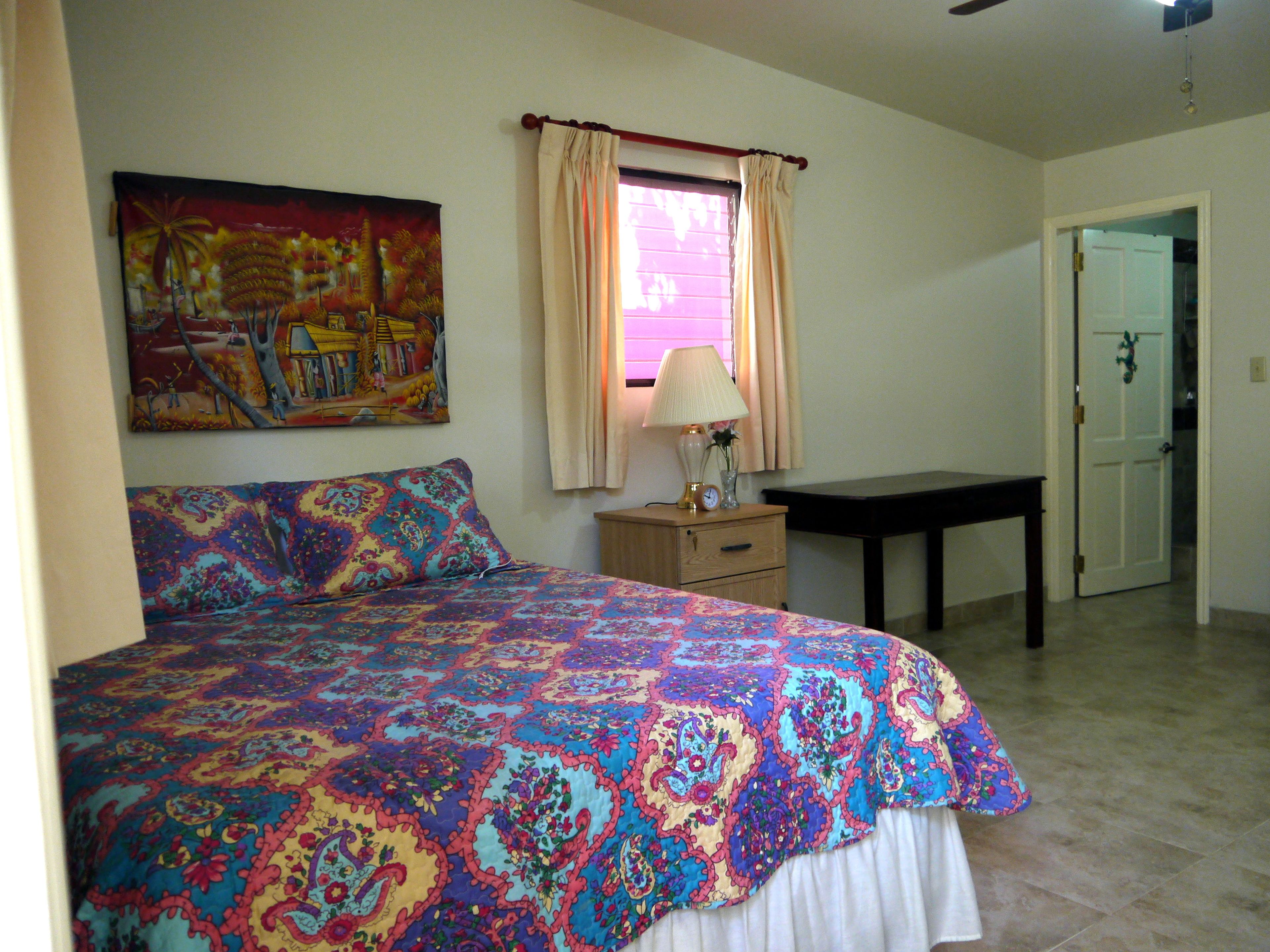 deluxe suite, 1 queen bed with sofa bed | iron/ironing board, free wifi