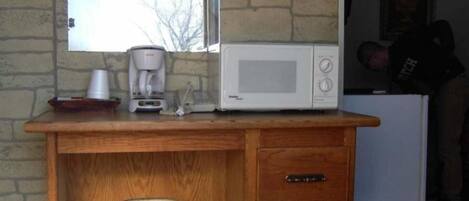 Kamar Single Standar, 1 Tempat Tidur Queen | Microwave