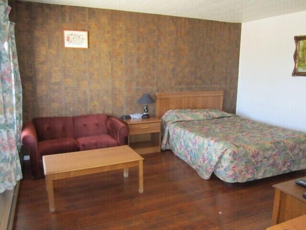 Standard Room, 1 Queen Bed