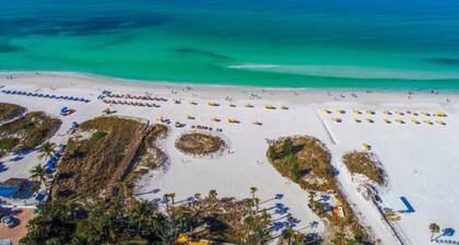 Sun and Sea by Beachside Management