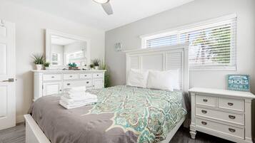 House, 1 Queen Bed with Sofa bed, Garden View (Sun and Sea - 1) | 2 bedrooms, individually decorated, individually furnished