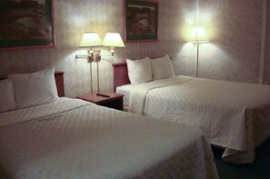 Room, 2 Double Beds | Free WiFi - Bluebird Hotel (Melfort)