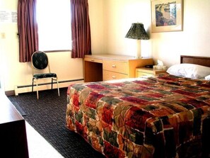 Room, 1 Queen Bed | Desk, blackout drapes, iron/ironing board, free WiFi - Yorke Inn Motel (Yorkton)