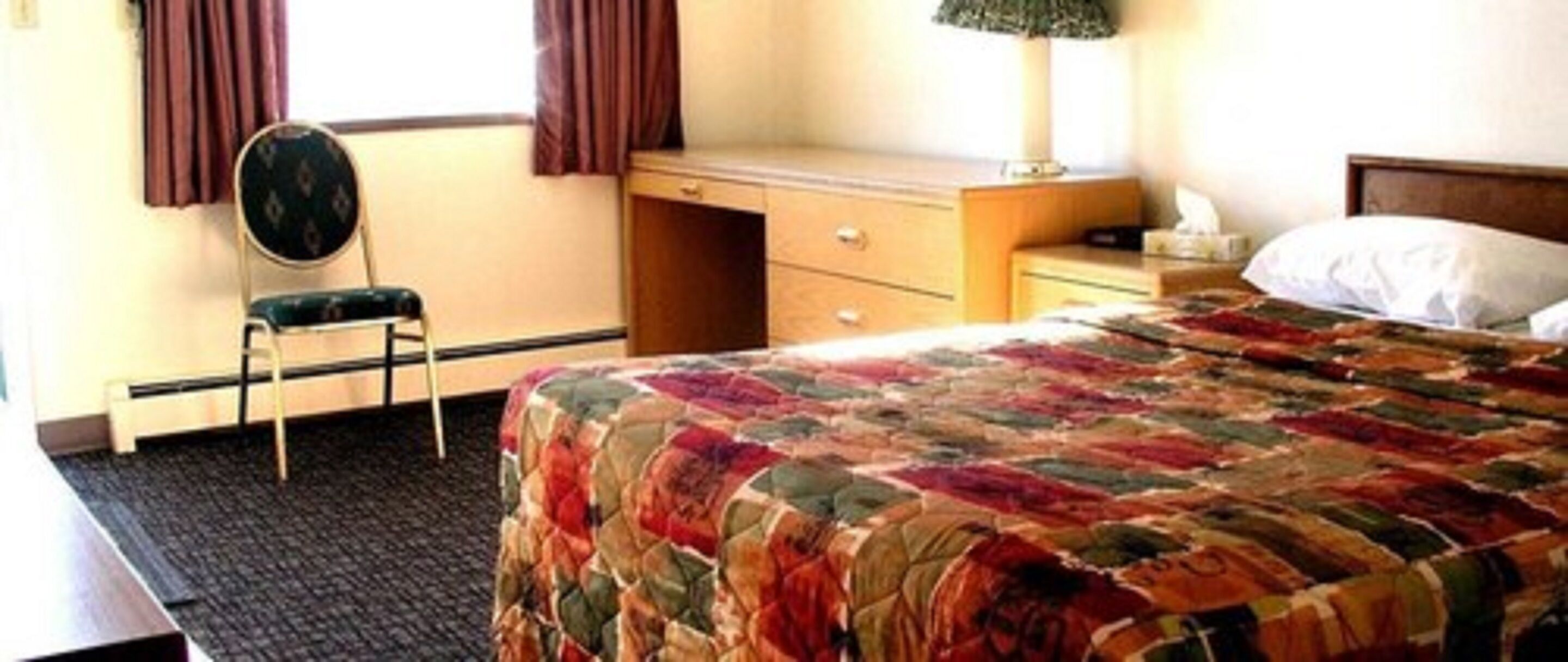 Room, 1 Queen Bed | Desk, blackout drapes, iron/ironing board, free WiFi