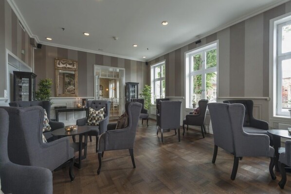 Sala de estar en el lobby