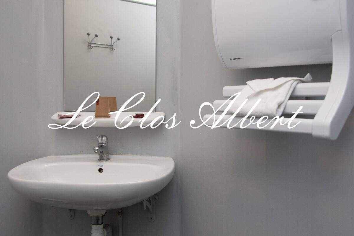 shower, free toiletries, soap, shampoo