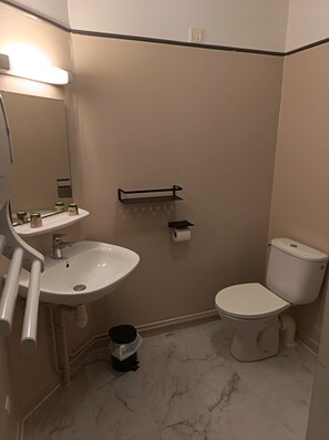 Bathroom -  LE NID DE LA TOUR (Loudun)