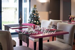 Daily continental breakfast for a fee - Le Clos Albert (Loudun)