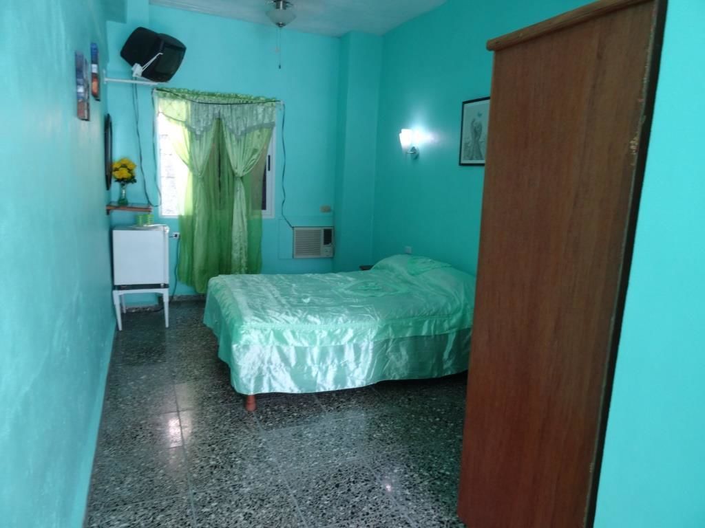 standard room | iron/ironing board, bed sheets