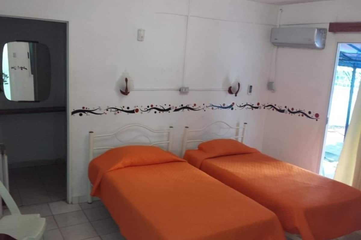 standard room | iron/ironing board, bed sheets