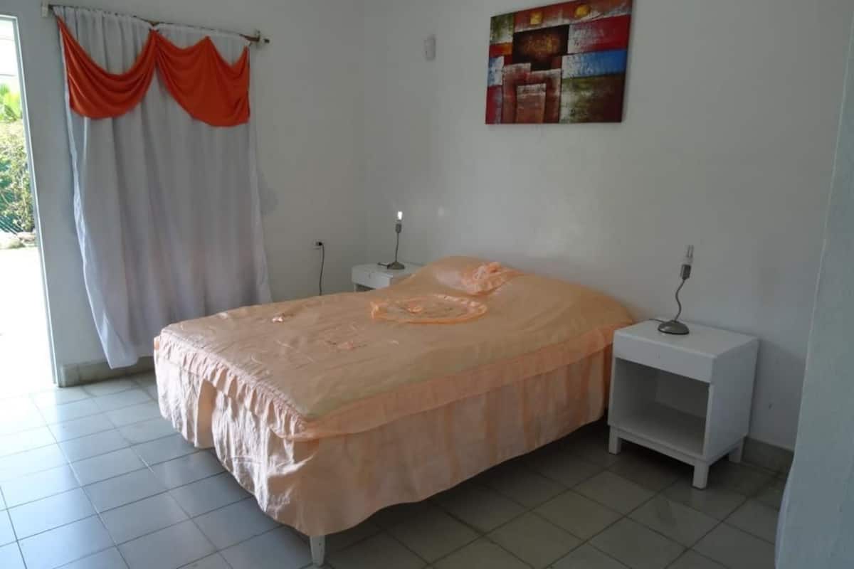 standard room | iron/ironing board, bed sheets