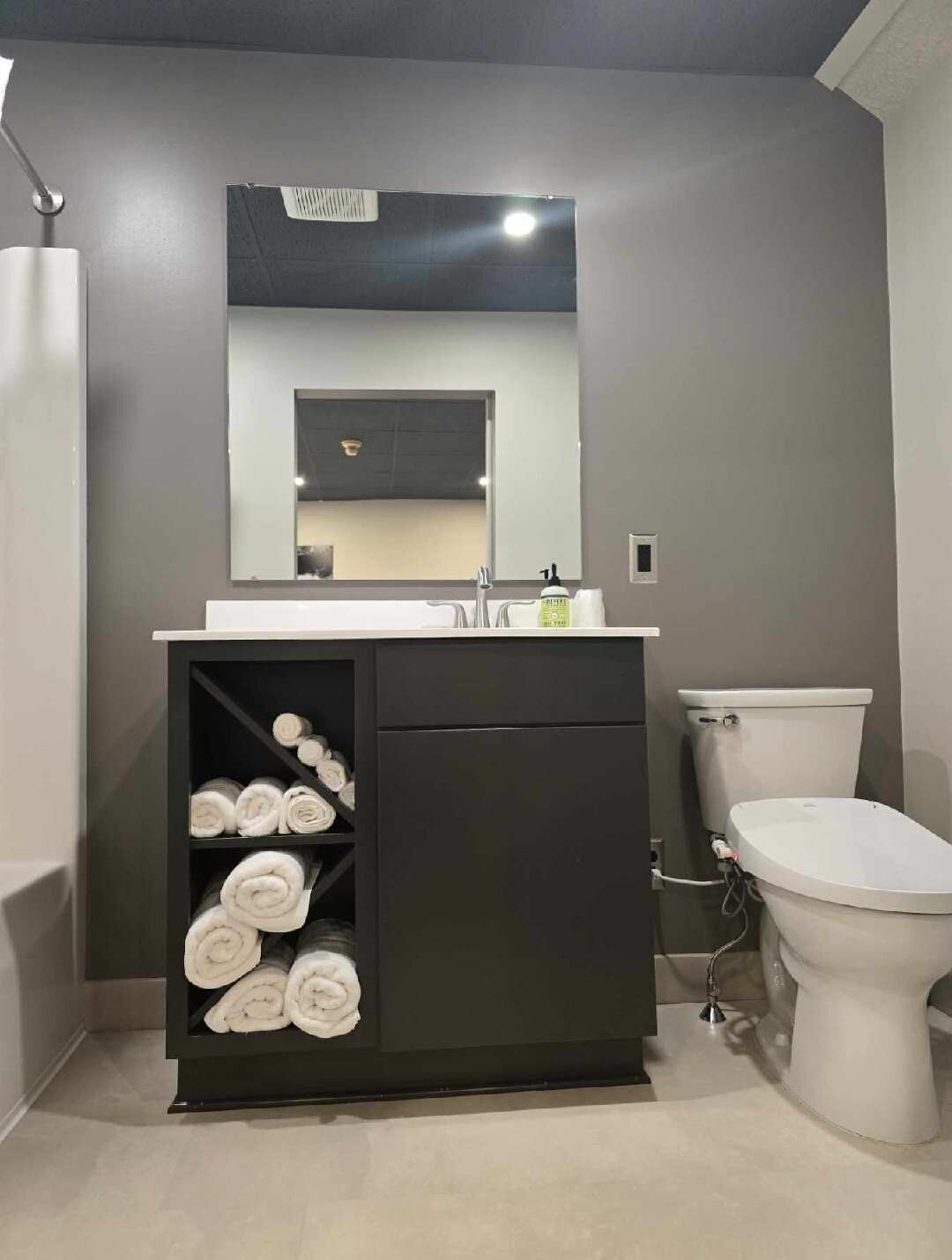 lodge, 1 king bed | bathroom | shower, free toiletries, towels