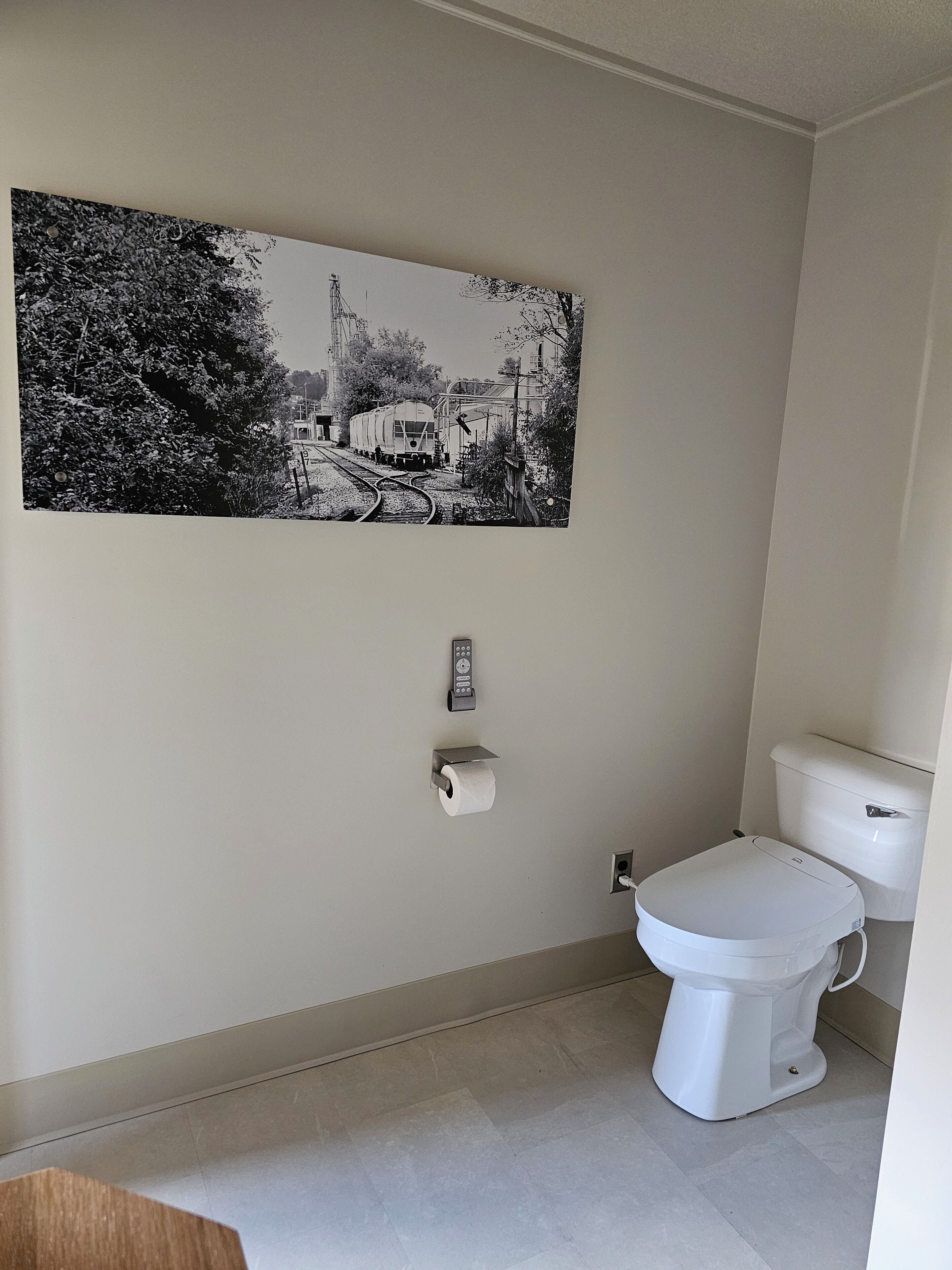 train car, 1 queen bed | bathroom | shower, free toiletries, towels