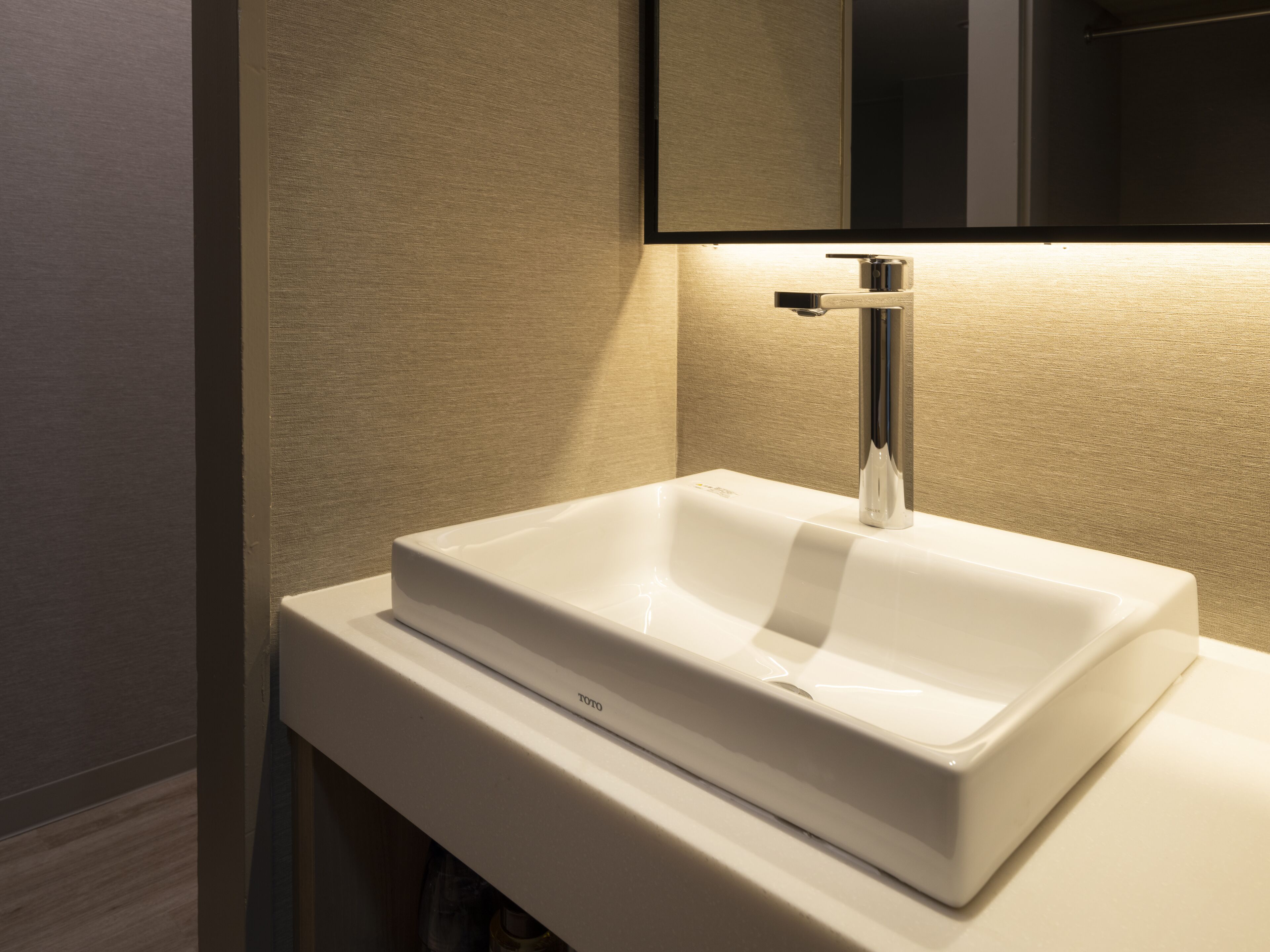 [renovate room] premier large twin (non-smoking) | bathroom | combined shower/bathtub, deep-soaking bathtub, free toiletries