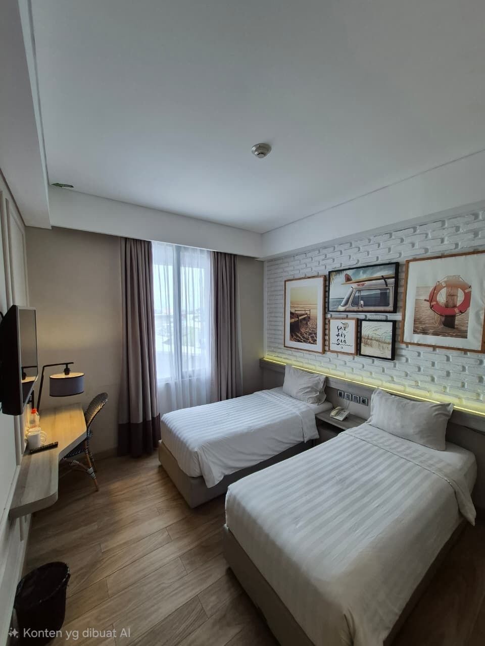 Superior Twin Room, City View | Desk, WiFi (free), bed sheets
