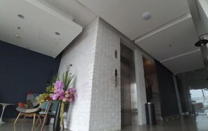 Interior - Expressia Hotel Makassar (Makassar)