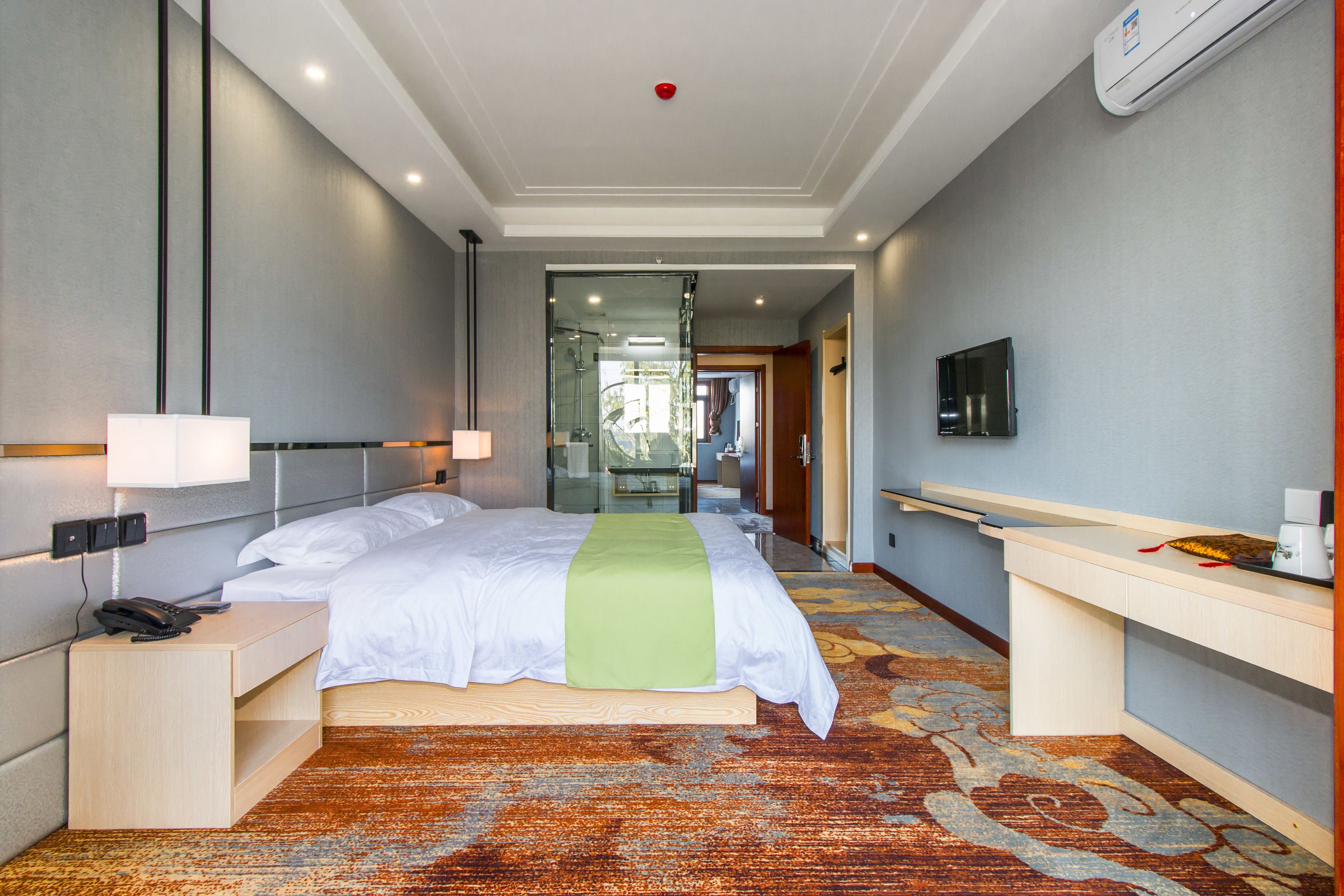 deluxe king room  | minibar, desk, blackout curtains, iron/ironing board