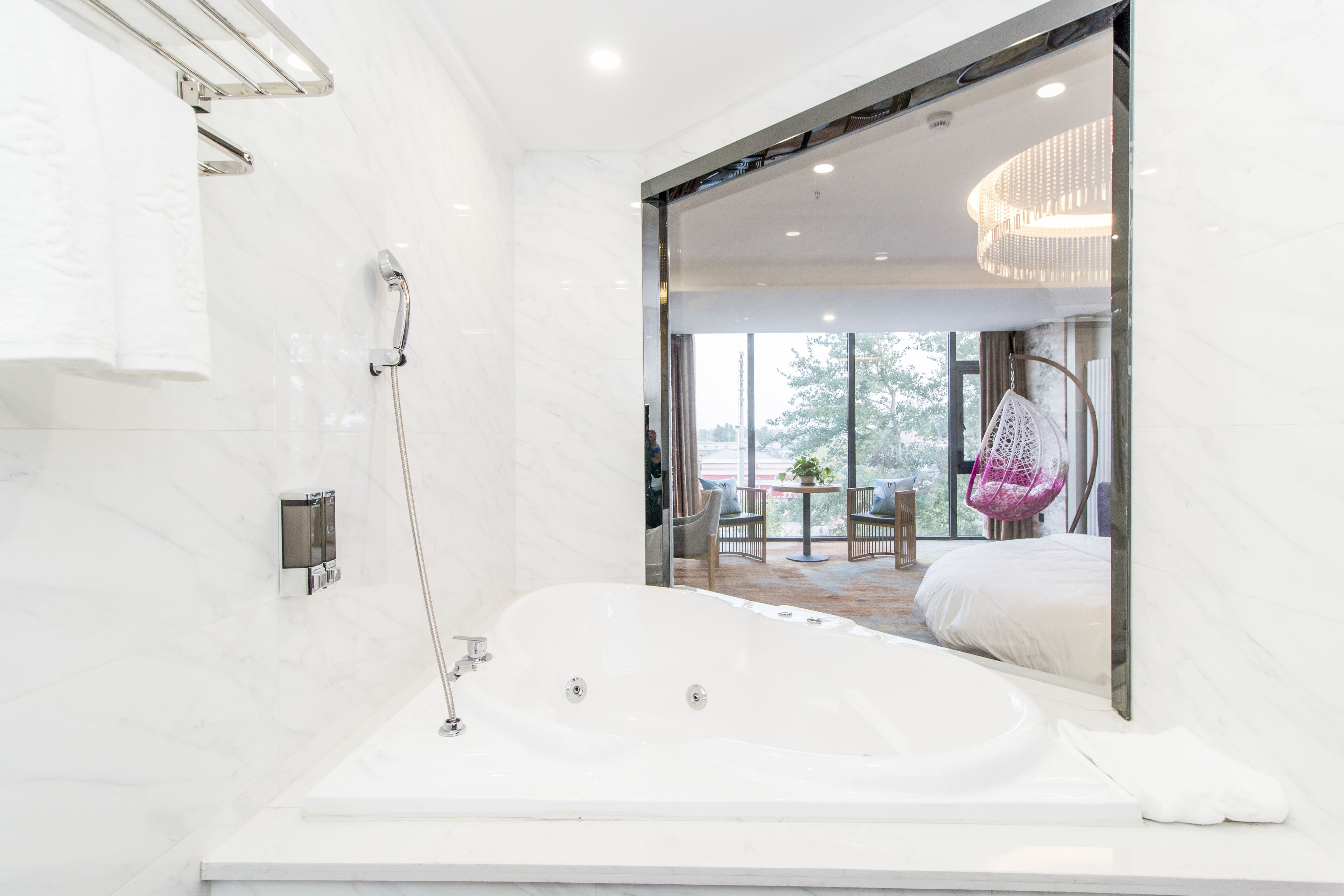 cloud theme room | jetted bathtub