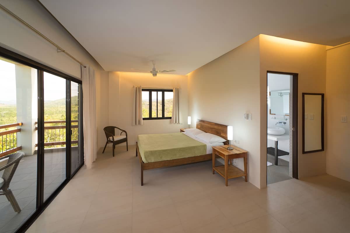 Minibar, in-room safe, desk, blackout curtains