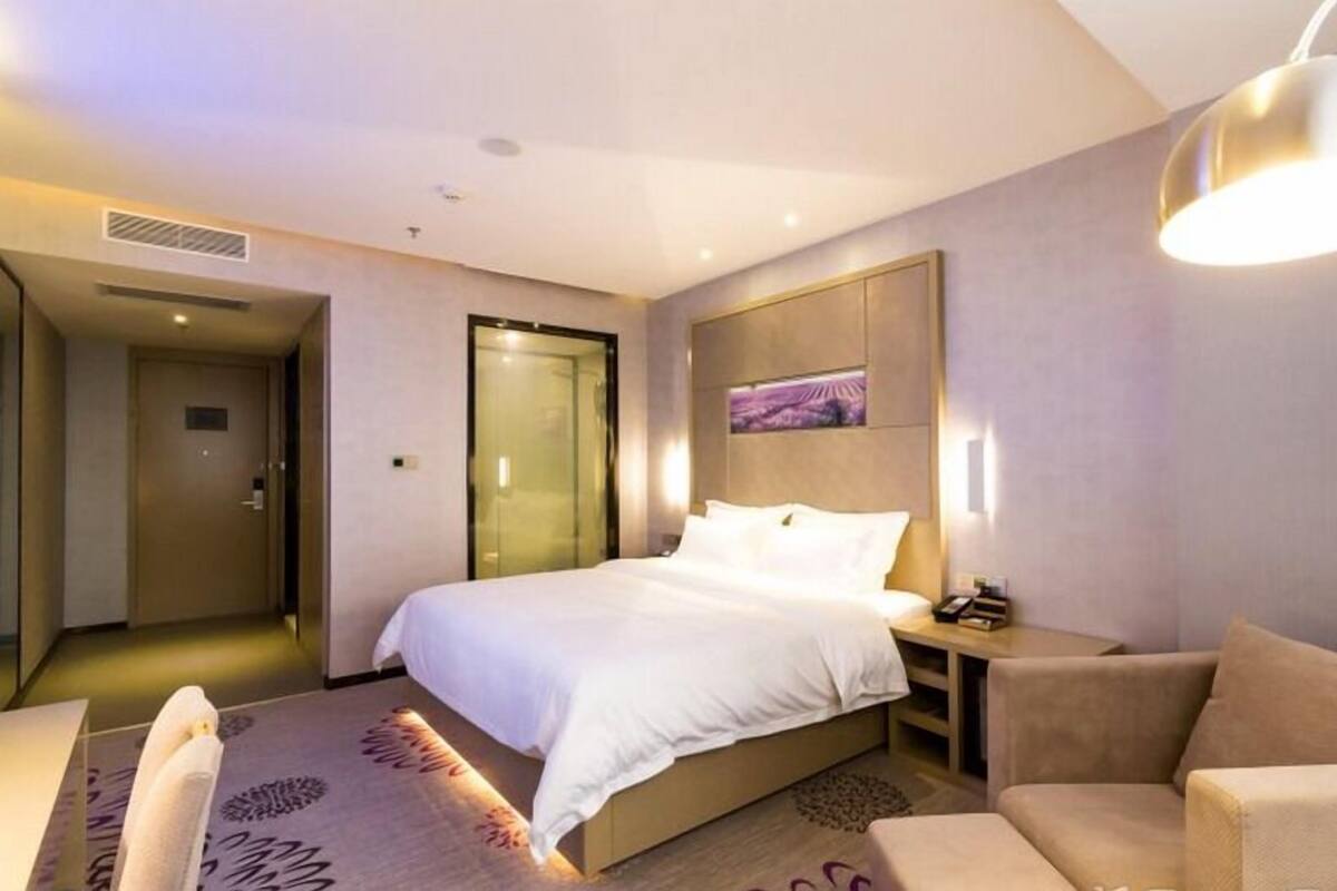 Chambre Classique, 1 grand lit | Surmatelas, minibar, bureau, rideaux occultants
