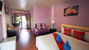 Double Room | In-room safe, desk, free WiFi, bed sheets