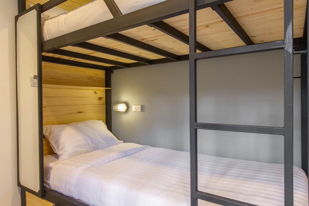 Habitación Deluxe | Tabla de planchar con plancha y wifi gratis