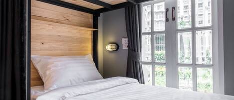 Iron/ironing board, free WiFi