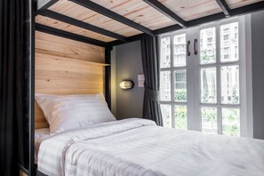 Iron/ironing board, free WiFi - X9Hostel (Bangkok)