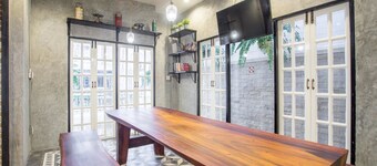 X9Hostel