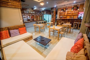 Reception - Il Treno Hostel (Ayutthaya)