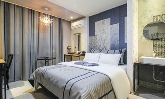 Deluxe Double Room | Individually decorated, individually furnished, desk, laptop workspace