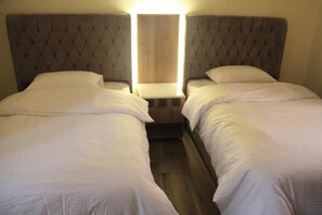 2 bedrooms, minibar, iron/ironing board, free cots/infant beds - Esra Hotel Apartments (Khasab)