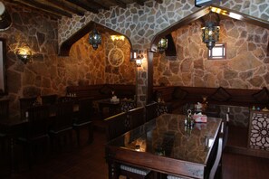 Dining - Esra Hotel Apartments (Khasab)