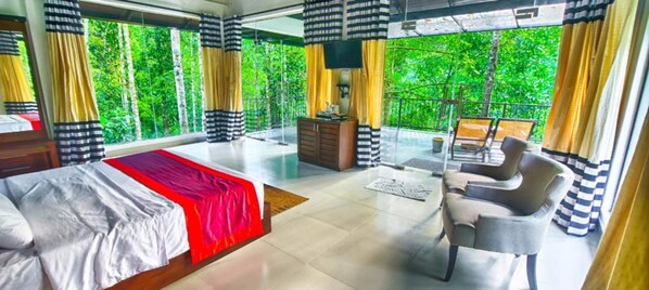 Premium bedding, down duvets, in-room safe, iron/ironing board - Kuruwita Retreat (Kuruwita)