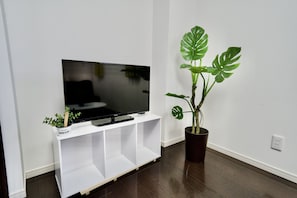 Individually decorated, free WiFi, bed sheets - Villa Izumizaki (Naha)