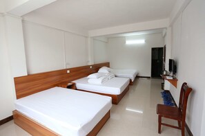 Chambre Triple, balcon