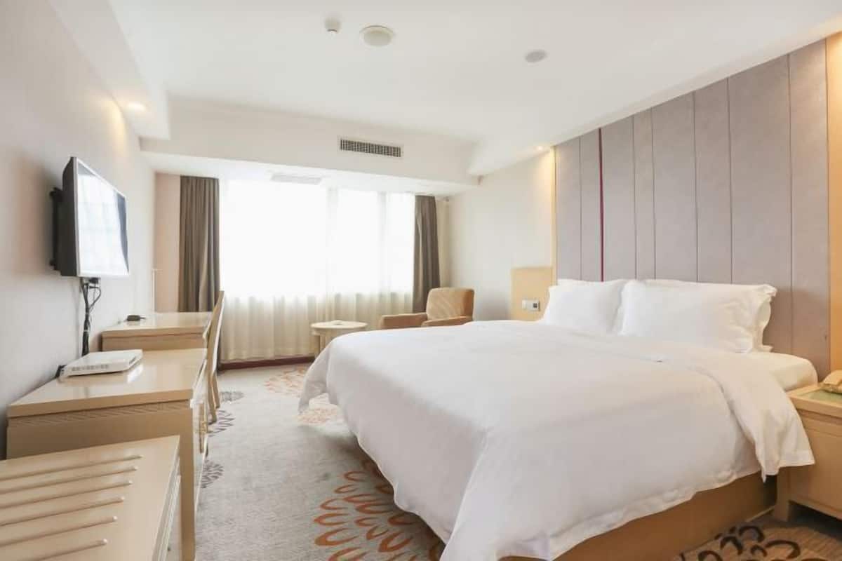 Desk, blackout drapes, rollaway beds, free WiFi