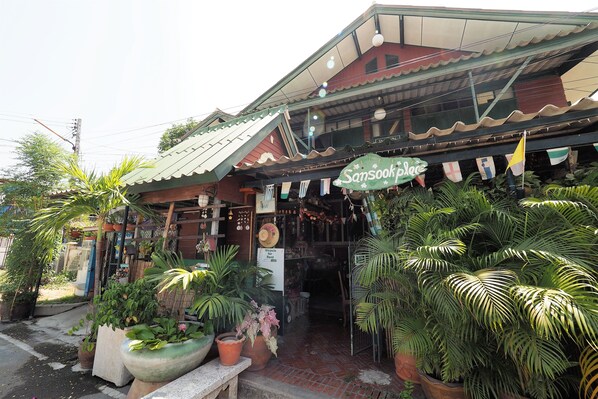 Exterior - San Sook Place Guest House (Ayutthaya)