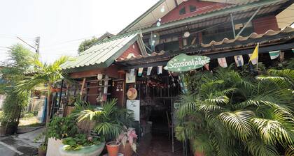 San Sook Place Guest House