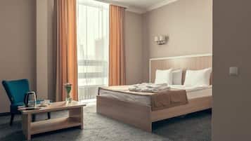 Suite, 1 Bedroom | Premium bedding, minibar, in-room safe, desk