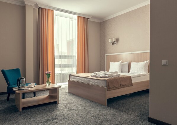 Svit, 1 sovrum | Sängtillbehör av högsta kvalitet och värdeförvaringsskåp på rummet