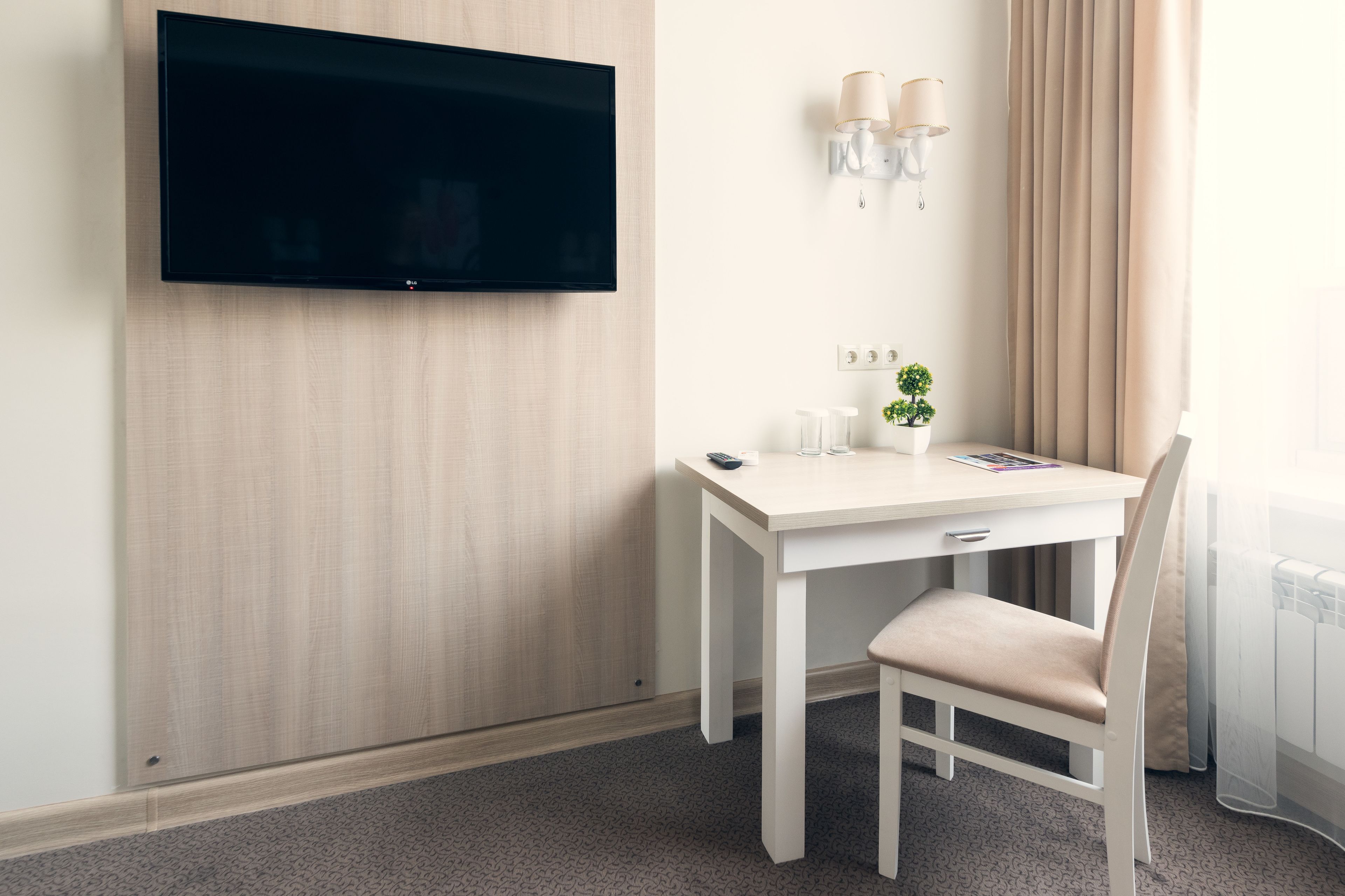 standard twin room | premium bedding, in-room safe, desk, free wifi